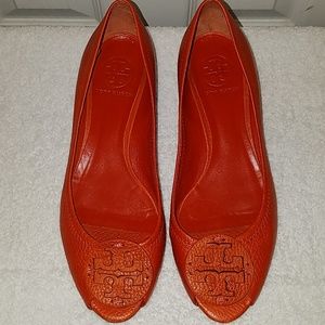 Tory Burch Wedge Peep Toe, size 8